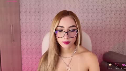 Sara jones   online show from November 10, 11:35 am