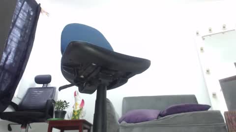 Saraloves online show from February 12, 12:20 pm