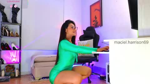 Sara Maciel online show from May 13, 11:58 pm