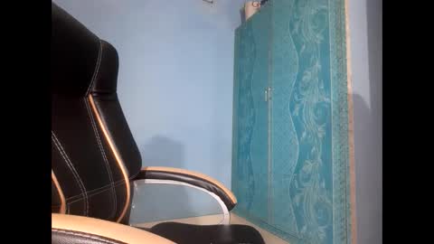 Tamil-saranya online show from December 16, 5:27 am
