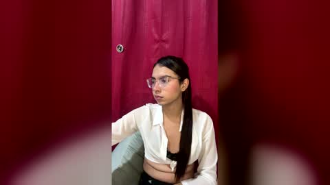 sarasaenz999 online show from April 9, 8:53 am