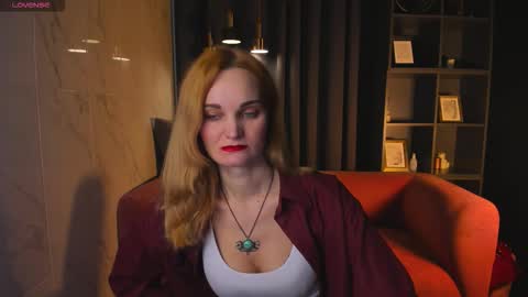 Sara online show from December 17, 1:29 pm