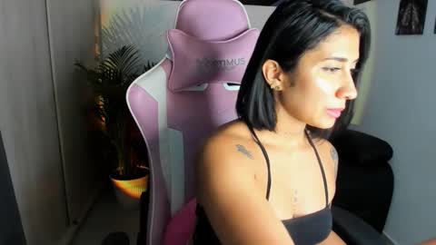 saratukkerr online show from November 9, 9:28 pm