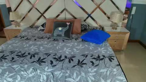 Sara Rivera online show from December 28, 2:42 pm