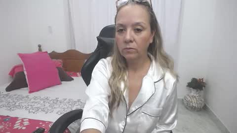 saray1221 online show from March 22, 5:39 pm