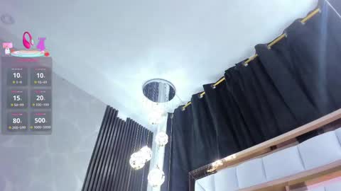 Snapshot of sarayroyse chatting on October 7, 7:43 pm Saray online show from October 7, 7:43 pm