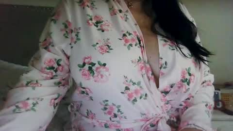 Sara online show from April 25, 2:03 pm