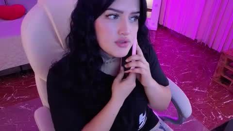 Sari  online show from January 5, 8:12 pm