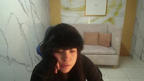 Sara  online show from April 21, 9:11 pm