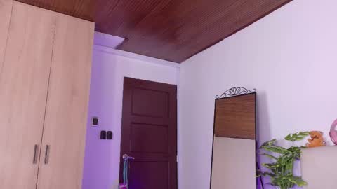 Sara online show from March 7, 10:54 pm