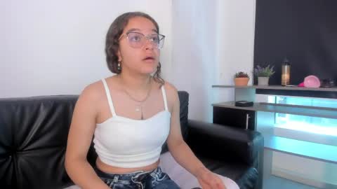 saritasaritta online show from April 14, 1:36 pm