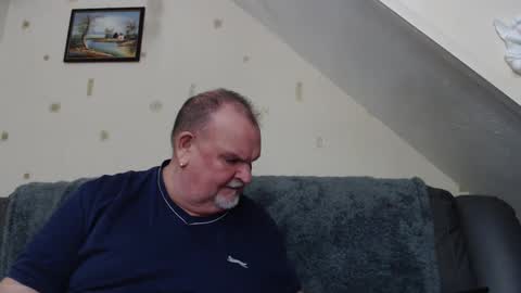 Andy online show from December 31, 3:12 am