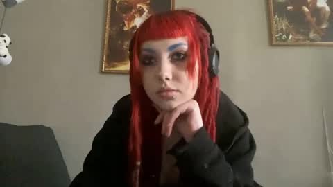 Mia online show from May 10, 4:02 pm