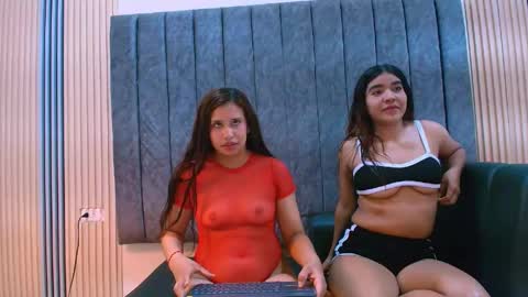 sasha_and_lia online show from May 31, 2:38 pm
