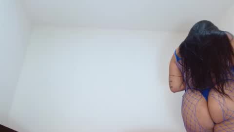 Snapshot of sasha_creamy chatting on February 12, 9:54 pm Sasha Creamy online show from February 12, 9:54 pm