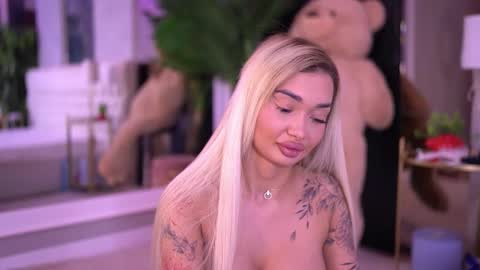 Dennise online show from September 10, 6:53 pm