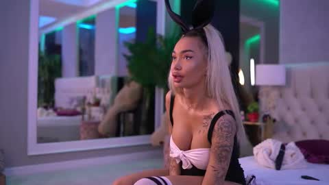 Dennise online show from September 12, 6:54 pm