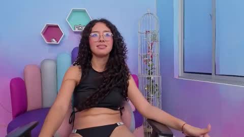 SashaMonroee  online show from December 19, 4:08 am