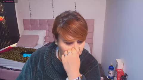 S A S H A R O S E online show from September 16, 12:07 pm