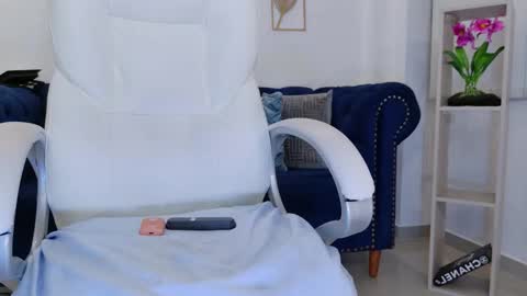 saskia litt online show from March 17, 5:45 am