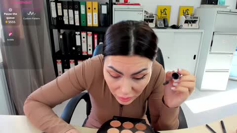 sassytiff online show from October 31, 12:05 pm