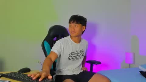 Evans Williams online show from February 12, 11:41 pm