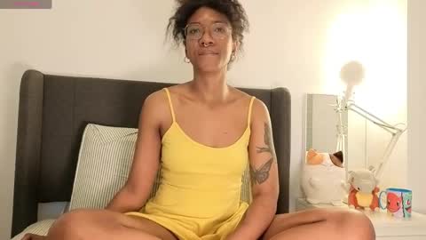 saturno_vibes online show from April 20, 10:07 am