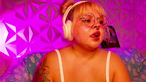 Gina George online show from April 23, 11:50 pm