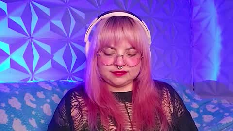 Gina George online show from March 8, 1:06 am