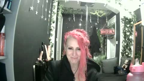 SaucySky online show from April 23, 10:55 pm