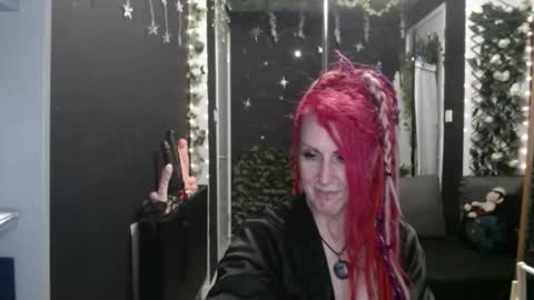 SaucySky online show from September 8, 9:25 pm