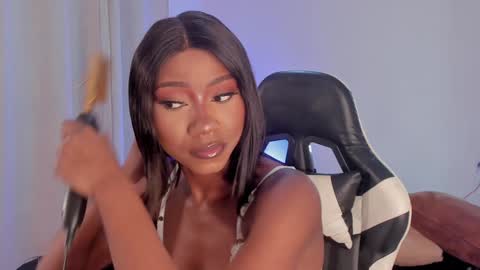 Savannahwildee online show from January 29, 11:20 am