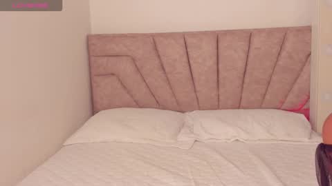 Savannahwildee online show from November 14, 12:18 pm