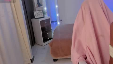 Savannahwildee online show from February 6, 11:31 am