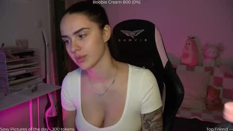 Naomi online show from December 16, 7:42 pm