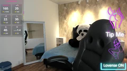 Saya Amaretto  online show from October 6, 6:15 pm