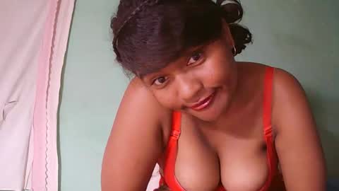 saylla1 online show from February 26, 10:46 pm