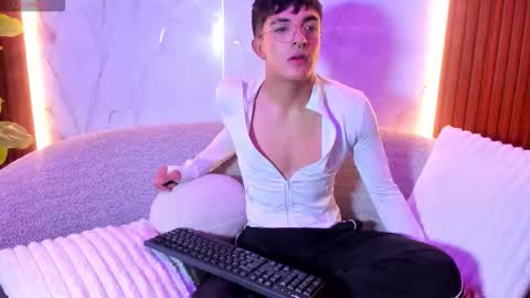 Sayron online show from November 12, 1:02 pm