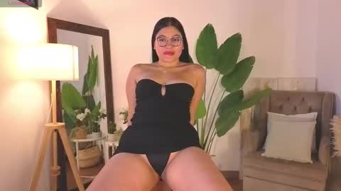 scarlet__15 online show from March 25, 12:34 pm