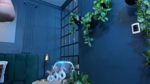 Scarlet Edwars online show from January 7, 7:08 pm