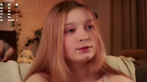 scarlet_fever10 online show from May 3, 4:24 pm
