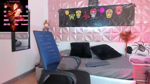 Scarlet  online show from October 31, 8:20 pm