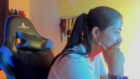 scarlet taylor kennedy online show from October 29, 10:10 pm