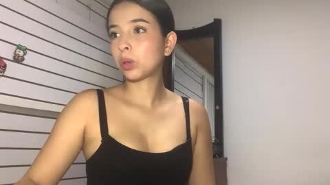 scarlet_muse18 online show from March 25, 4:36 pm