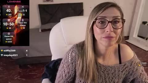 Scarlett online show from April 9, 12:00 pm