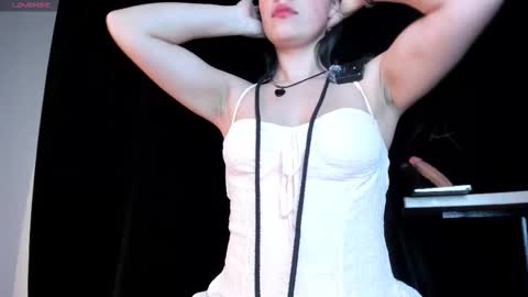 SCARLETT FOX  online show from March 4, 11:40 am