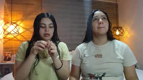 Scarlett and Jazmin online show from November 26, 9:50 am