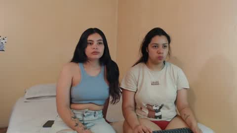 Scarlett and Jazmin online show from July 7, 6:56 pm