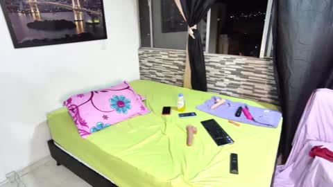 Scarlett Evans online show from December 18, 3:37 am