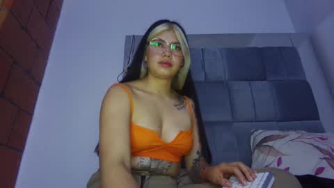 scarlett_johhns online show from October 2, 11:14 pm